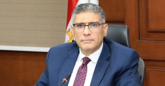 محافظ الجيزة يجازى مسؤولى النظافة بناهيا للتقصير فى المهام المكلفين بها