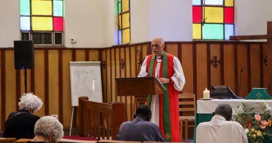 "يسوع فى وسطنا".. رسالة رئيس الأساقفة لشعب الكنيسة الأسقفية فى قداس الأحد