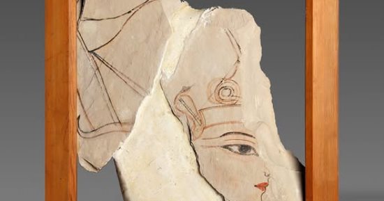 مقتنيات المتحف المصرى.. ملك على رأسه التاج 