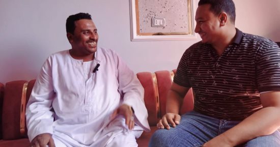 "محمود" مطرب فلكلور صعيدى بقنا: أرتجل الأغاني على المسرح وأحافظ على التراث