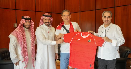 نادى الوحدة السعودى يكرم خالد جلال