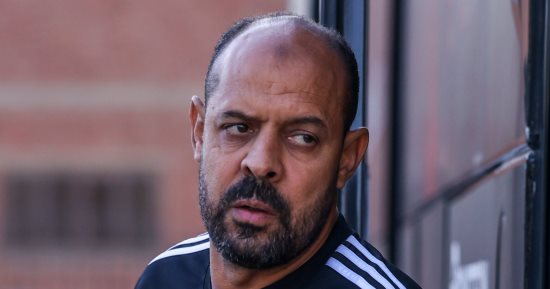 عماد النحاس يصحح أخطاء لاعبى الأهلى قبل مواجهة سيراميكا بالدوري 