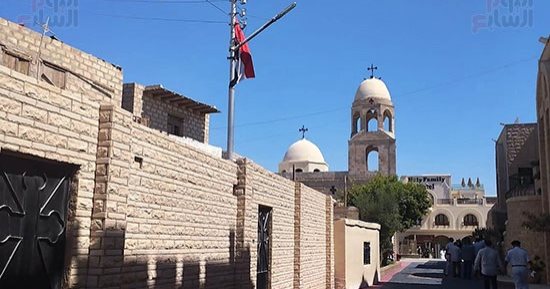 مغارة جبل الطير بالمنيا.. هنا اختبأ السيد المسيح والسيدة مريم العذراء