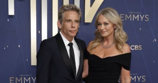 بن ستيلر وكريستين تايلور فى حفل توزيع Emmy Awards فى دورته الـ77