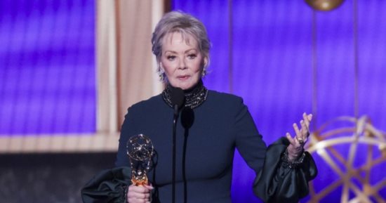 سيث روجن وجين سمارت أفضل ممثل وممثلة فى مسلسل كوميدى بحفل جوائز الإيمى