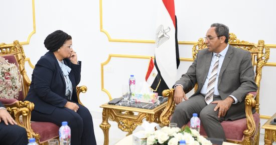 محافظ قنا يستقبل نائب وزير الصحة لمتابعة الخطة العاجلة للسكان والتنمية