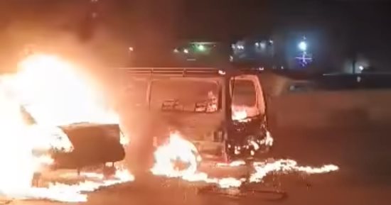 نشوب حريق بسيارة نقل محملة بالكرتون على صحراوى المنيا دون خسائر فى الأرواح