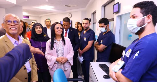 وزيرة التضامن تصطحب وزير الأسرة بسنغافورة فى زيارة لتفقد الخدمات للأطفال