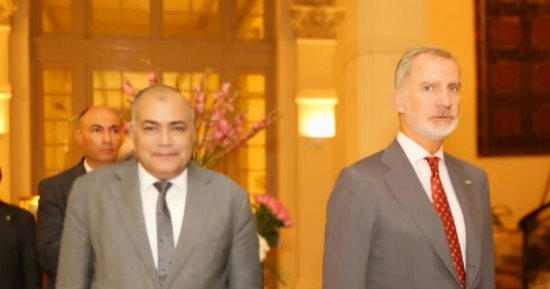 رسالة بخط يده.. ماذا كتب ملك أسبانيا عن رحلته فى الأقصر .. صورة