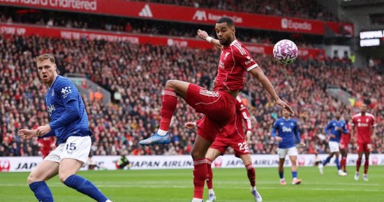 ليفربول ضد إيفرتون.. جرافنبيرج يسجل الهدف الأول بصناعة صلاح.. فيديو 