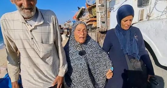بلا مأوى.. المسنون والأطفال فى غزة يفرون إلى المجهول.. الأمم المتحدة الإنسانى: 60 ألف شخص يجبرون على ترك مأواهم خلال 72ساعة فقط.. يونيسف: الأطفال يتحملون العبء الأكبر من معاناة غزة