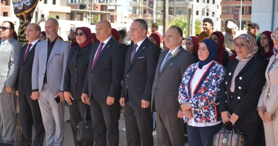 رئيس جامعة دمياط يرحب بطلابه الجدد فى احتفالية استقبال العام الجامعى 26/25