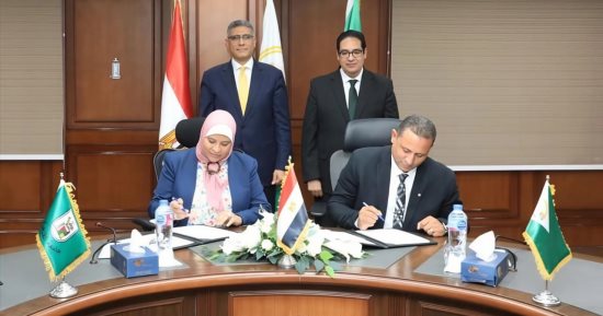 محافظة الجيزة توقع بروتوكول تعاون مع جامعة القاهرة لتعقيم الكلاب بأساليب علمية