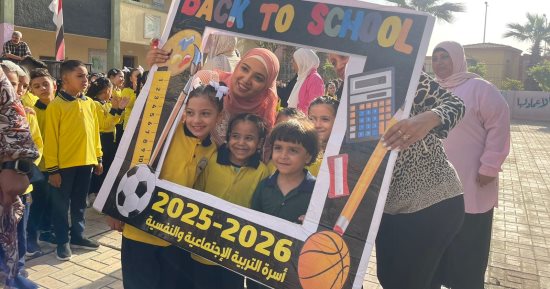 فرحة كبيرة.. مدارس الجيزة تستقبل تلاميذ ابتدائى بأجواء احتفالية مبهجة "صور"