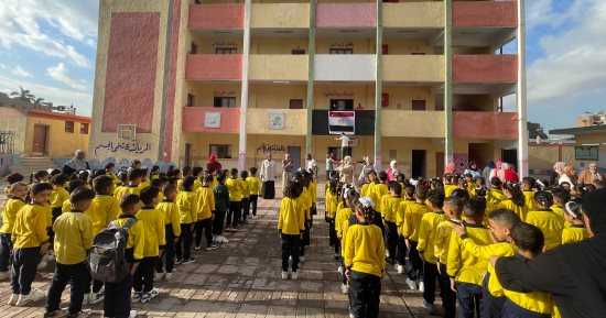 تنمر مدرسى وإهمال إدارى كاد يودى بحياة تلميذة.. النيابة الإدارية تحيل مديرة مدرسة وأخصائيين للمحاكمة التأديبية.. والتحقيقات تكشف تعرض تلميذة لواقعة تنمر من زميلاتها.. وتقاعس المتهمين عن تسجيل الواقعة