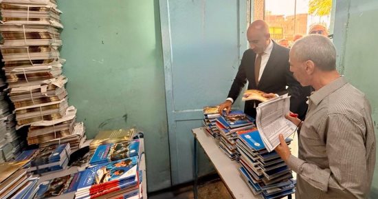 وزير التعليم يراجع مخازن الكتب المدرسية خلال جولته بالقليوبية للتأكد من توافرها