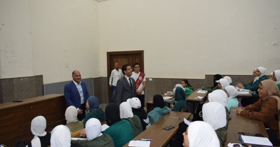 رئيس جامعة بنها يتفقد سير العملية التعليمية بكلية علوم الرياضة.. صور
