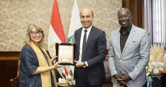 رئيس جامعة دمنهور يستقبل وفد جامعة وارسو البولندية لبحث سبل التعاون 