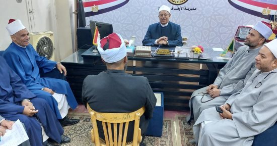 أوقاف سوهاج تجرى مقابلات للراغبين فى استخراج تصريح خطابة من المحالين للمعاش