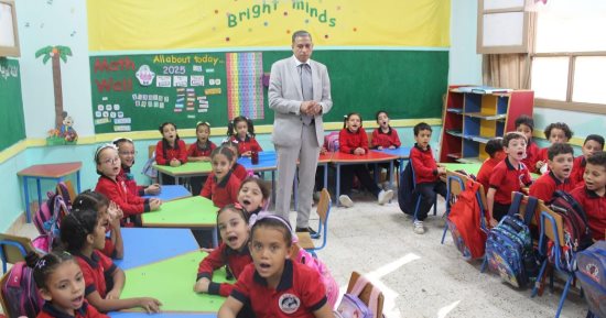استبعاد مدير مدرسة وإحالة آخر إلى الشؤون القانونية فى الجيزة