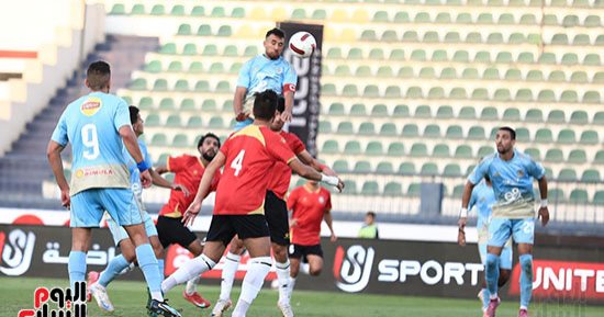 الأهلي يرفع شعار "النقاط أهم من الأداء".. المارد الأحمر يهزم الحرس 3-2  بأداء غير مُقنع.. حامل اللقب يواصل الأداء المتواضع في الدورى.. وأحمد عبد القادر يظهر مع الفريق بعد غياب 408 أيام