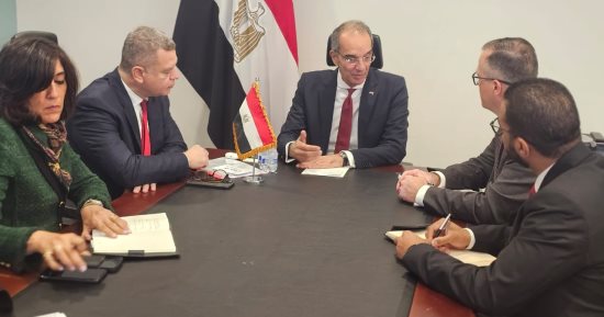 وزير الاتصالات يبحث مع كبرى الشركات الأمريكية التوسع فى استثماراتها