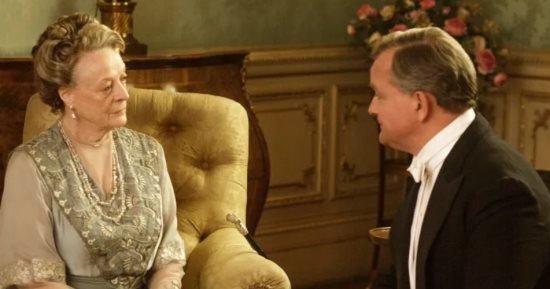 تجاوز مبيعات مزاد القطع الفنية لمسلسل دوانتاون آبى التوقعات