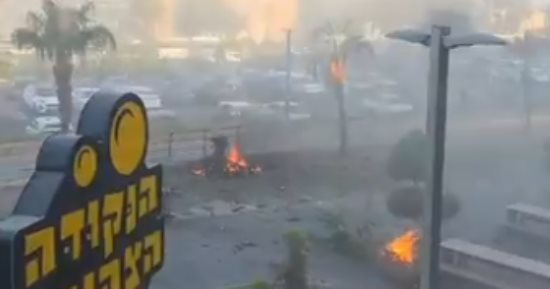 سقطت فى منطقة سياحية.. ارتفاع عدد المصابين بانفجار مسيرة فى إيلات إلى 19