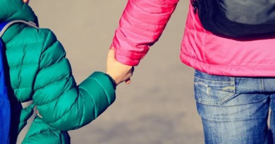 لو طفلك رافض الذهاب للمدرسة.. إزاى تساعديه لتجاوز مخاوفه؟