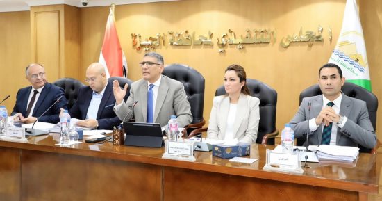 محافظ الجيزة لرؤساء الأحياء والمراكز: اللى مش قادر يشتغل يسيب مكانه