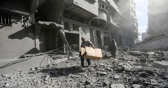 استشهاد 8 بغارة إسرائيلية على جنازة فى النصيرات.. و14 قتيلا منذ فجر اليوم