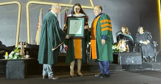 ريم بسيونى تحصل على الدكتوراه الفخرية من جامعة كيب بريتون الكندية