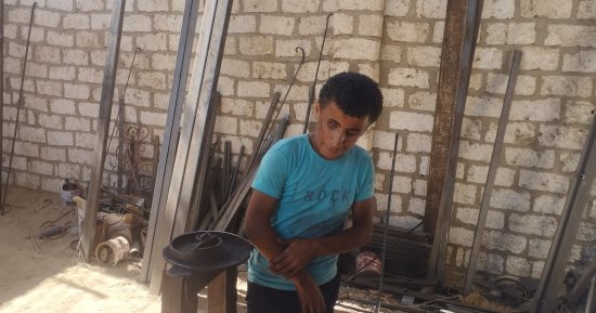بناء منزل شنودة الكفيف بملوى المنيا بعد استجابة المحافظ.. ووالده يعلق: الحمد لله