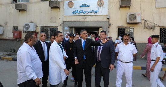 محافظ الجيزة يشدد على توفير مقاعد انتظار مناسبة بمستشفى أبو النمرس المركزى