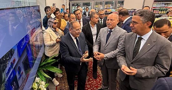 وزير التموين يفتتح أول 3 منافذ سلعية ضمن أكبر سلسلة تجارية حكومية 