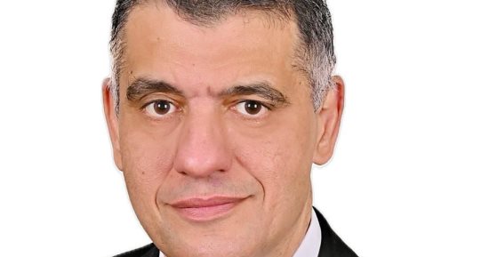 بعد صدور قرار جمهورى بتعيينه عميدا لمعهد الأورام.. الدكتور محمد سمرة يكشف تفاصيل خطة العمل: تنفيذ استراتيجية الجامعة للذكاء الاصطناعى.. تحسين مستوى الخدمات الطبية المقدمة للمرضى.. وتشغيل مستشفى 500 500 أولوية