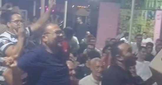 فرحة مشجعي النادي الأهلي بكفر الشيخ بهدفي الشحات وتريزيجيه.. فيديو