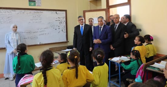 محافظ الجيزة يتابع انتظام الدراسة بعدد من مدارس أبو النمرس.. صور