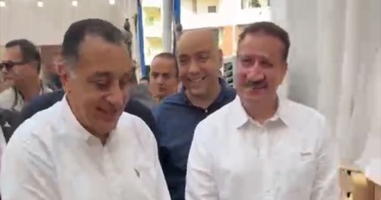 رسوماتك جميلة.. حوار ودى بين رئيس الوزراء وفتاة من ذوى الهمم بالمنوفية