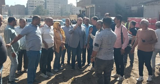 نائب محافظ الجيزة يتفقد مشروعات التطوير والرصف فى المنيرة وأوسيم
