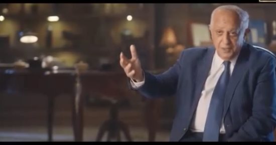 حسن المستكاوى يبكى خلال حديثه عن ذكريات حرب أكتوبر على الوثائقية.. فيديو