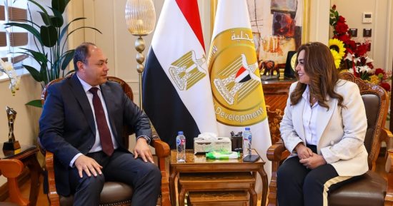 وزيرة التنمية المحلية تبحث مع رئيس هيئة تنمية الصعيد تعزيز التعاون المشترك 