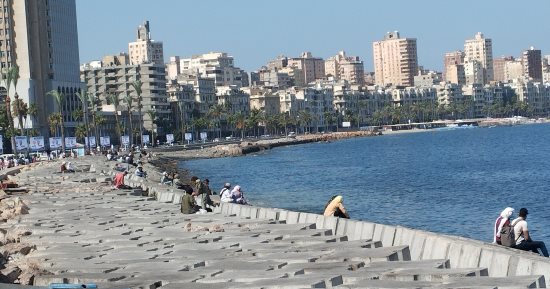 طقس الإسكندرية.. حار نهارا معتدل ليلا والعظمى تسجل 33 درجة .. فيديو