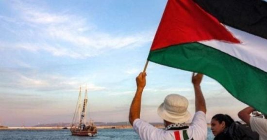 معتقلون بسفن أسطول الصمود يضربون عن الطعام