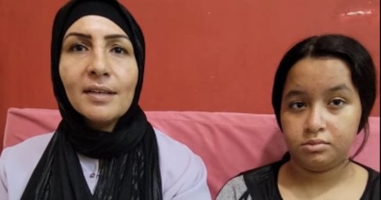 أول ظهور للطالبة سما ضحية الاعتداء بالعصى الخشبية.. فيديو