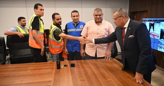 محافظ جنوب سيناء يتفقد الشبكة الوطنية للطوارئ ويهنئ العاملين بانتصارات أكتوبر