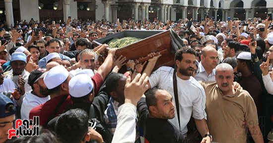 تشييع جنازة الدكتور أحمد عمر هاشم بحضور شيخ الأزهر وكبار العلماء