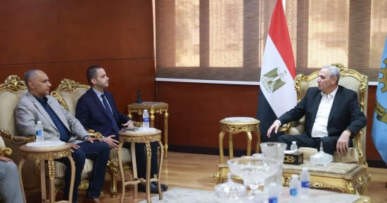 نائب وزير الصحة يبحث مع محافظ الغربية سبل تطوير المنظومة الصحية