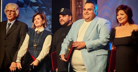 منح هنا شيحة وشيكو وتوتا وحسام دياب جائزة الإبداع الفنى بالمركز الكاثوليكى.. صور 