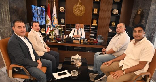 محافظ جنوب سيناء يبحث مع رئيس الإسعاف دعم شرم الشيخ بأول لانش إسعاف بحرى